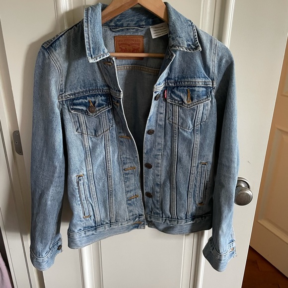 Levi’s Jean Jacket - Picture 1 of 1